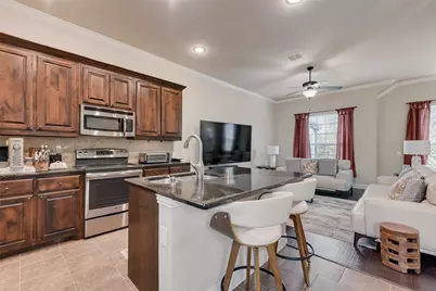 5007 Venecia Way, Grand Prairie, TX 75052 - Photo 5