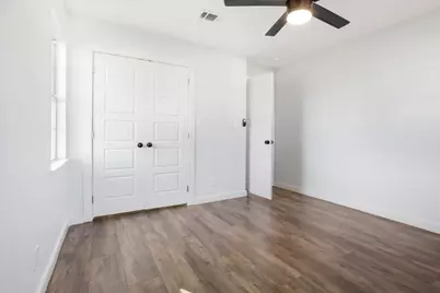 110 E Cunningham Street, Bonham, TX 75418 - Photo 17