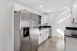 110 E Cunningham St, Bonham, TX 75418 - Photo 7