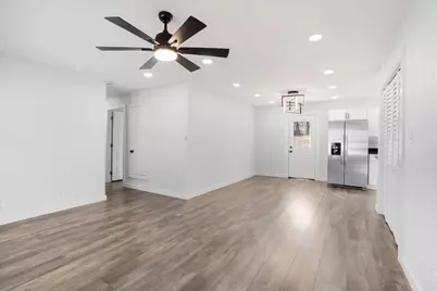 110 E Cunningham Street, Bonham, TX 75418 - Photo 3