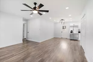 110 E Cunningham St, Bonham, TX 75418 - Photo 3