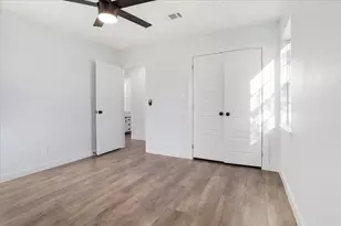 110 E Cunningham St, Bonham, TX 75418 - Photo 15