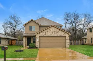 1605 Cardinal Dr, Ennis, TX 75119 - Photo 1