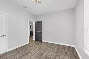 1004 S Sargent St, Fort Worth, TX 76105 - Photo 9