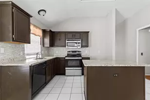 1025 Highland Station Dr, Saginaw, TX 76131 - Photo 13