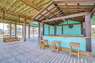 922 Palm Ridge Dr, Port Bolivar, TX 77650 - Photo 17