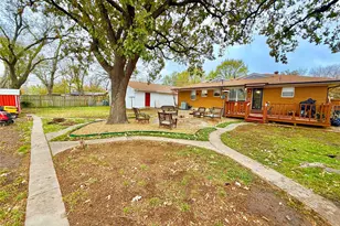 106 N 9th St, Sanger, TX 76266 - Photo 25