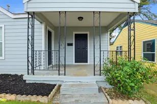 227 S Hampton Rd, Dallas, TX 75208 - Photo 3