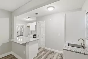 227 S Hampton Rd, Dallas, TX 75208 - Photo 17