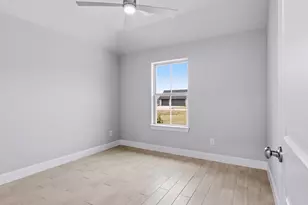 2005 Middlewood Cir, Granbury, TX 76049 - Photo 25