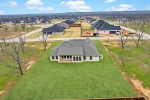 2005 Middlewood Cir, Granbury, TX 76049 - Photo 31