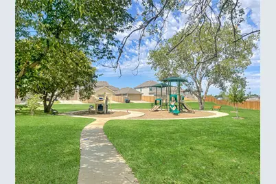 5520 Eagle Point Drive, Fort Worth, TX 76119 - Photo 15