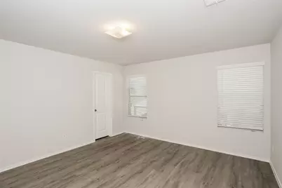 5520 Eagle Point Drive, Fort Worth, TX 76119 - Photo 7