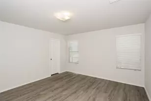 5520 Eagle Point Dr, Fort Worth, TX 76119 - Photo 7