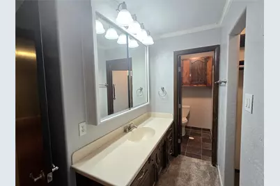 2822 Oak Forest Drive, Grapevine, TX 76051 - Photo 17