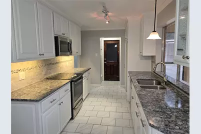 2822 Oak Forest Drive, Grapevine, TX 76051 - Photo 7