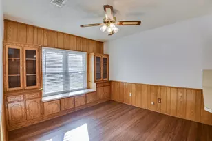 1105 Fairdale St, Irving, TX 75062 - Photo 9