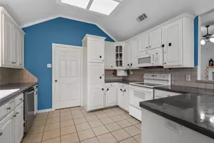 2916 Comanche Trail, Waco, TX 76712 - Photo 9