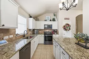 5633 Broken Gap Dr, Fort Worth, TX 76179 - Photo 13