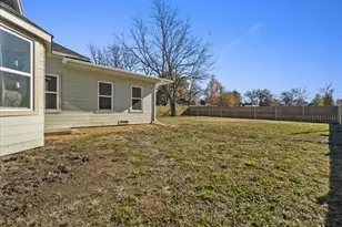 2121 Park St, Greenville, TX 75401 - Photo 25