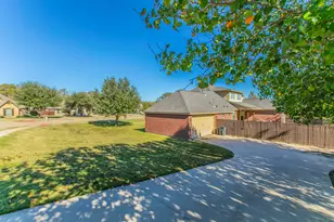 206 Hidden Meadow Cir, Midlothian, TX 76065 - Photo 37