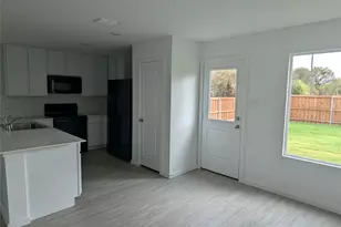 619 Fisher Ave, Princeton, TX 75407 - Photo 9