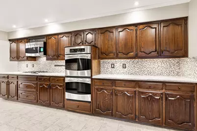 3318 Sprindeltree Drive, Grapevine, TX 76051 - Photo 5