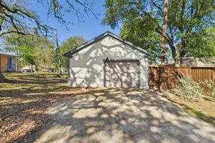 226 S Pinkerton St, Athens, TX 75751 - Photo 31