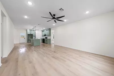 207 N Harrison Street, McGregor, TX 76657 - Photo 3