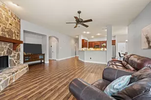 1808 Lakes Edge Blvd, Mansfield, TX 76063 - Photo 15