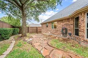 1808 Lakes Edge Blvd, Mansfield, TX 76063 - Photo 37