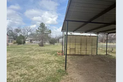 111 Lamar Street, Graham, TX 76450 - Photo 25