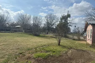 111 Lamar St, Graham, TX 76450 - Photo 29