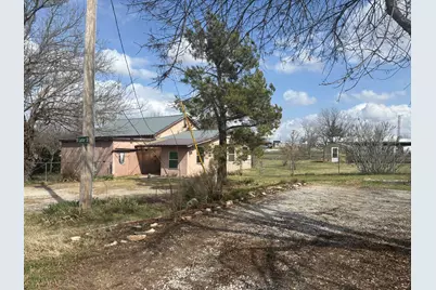 111 Lamar Street, Graham, TX 76450 - Photo 1