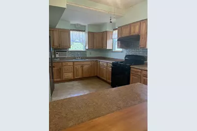 111 Lamar Street, Graham, TX 76450 - Photo 9