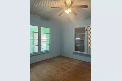 111 Lamar Street, Graham, TX 76450 - Photo 5