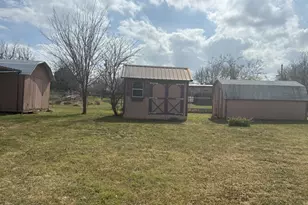 111 Lamar St, Graham, TX 76450 - Photo 21