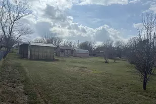 111 Lamar St, Graham, TX 76450 - Photo 27