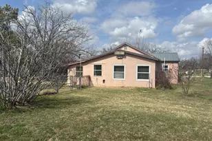 111 Lamar St, Graham, TX 76450 - Photo 25