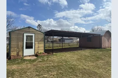 111 Lamar Street, Graham, TX 76450 - Photo 23