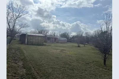 111 Lamar Street, Graham, TX 76450 - Photo 21