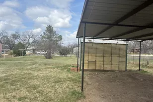 111 Lamar St, Graham, TX 76450 - Photo 19