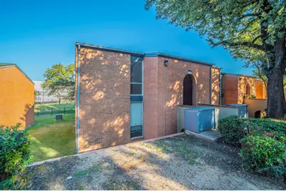 526 E Avenue J #C, Grand Prairie, TX 75050 - Photo 13