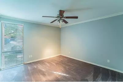 526 E Avenue J #C, Grand Prairie, TX 75050 - Photo 9