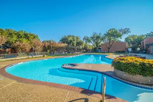 526 E Avenue J, Grand Prairie, TX 75050 - Photo 15