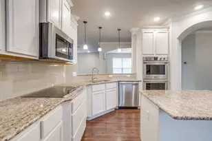 1225 Drummond Cir, Waco, TX 76712 - Photo 11