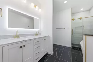 808 E Pecan Ave, Waco, TX 76704 - Photo 25