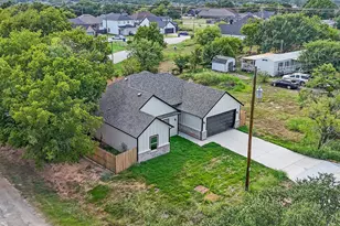 2411 Mercedes, Granbury, TX 76048 - Photo 27