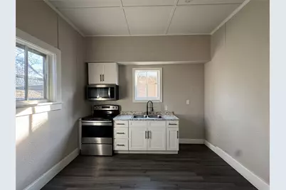 917 W Sears Street, Denison, TX 75020 - Photo 9