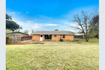 4702 Dee Court, Fort Worth, TX 76135 - Photo 5